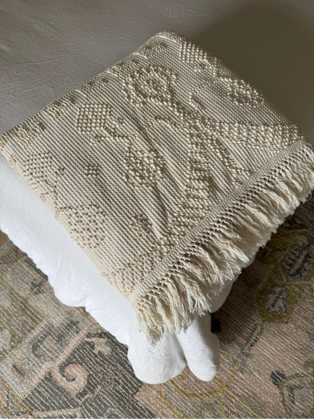 Chenille bedspread with fringe TWIN ivory cream